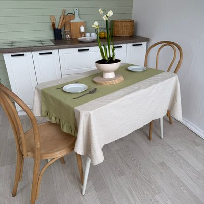 Дорожка на стол ОМурМебель 140x40см с рюшами (зеленый)