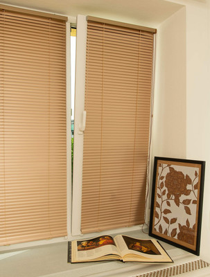 Жалюзи горизонтальные Delfa СГЖМ-310/13 (73x150, золото брокат)