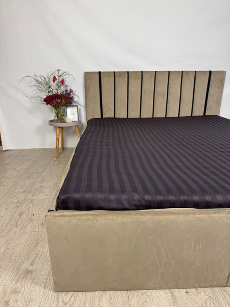 Изображение товара Комплект постельного белья Samsara Страйп-сатин Евро 70х70 (мокрый асфальт, простыня на резинке)