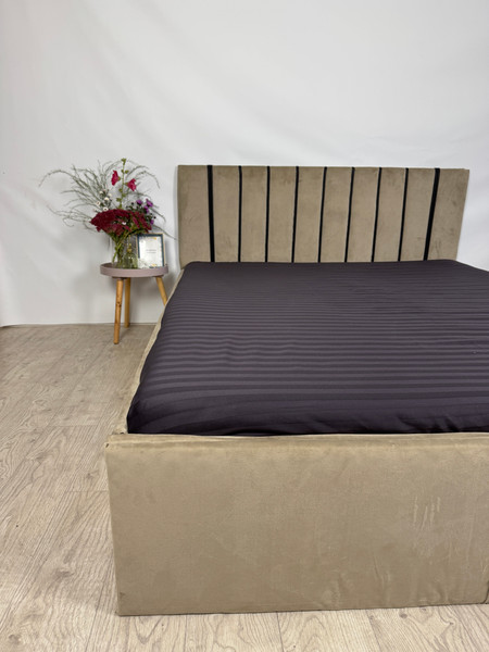 Изображение товара Комплект постельного белья Samsara Страйп-сатин Евро 50х70 (мокрый асфальт, простыня на резинке)