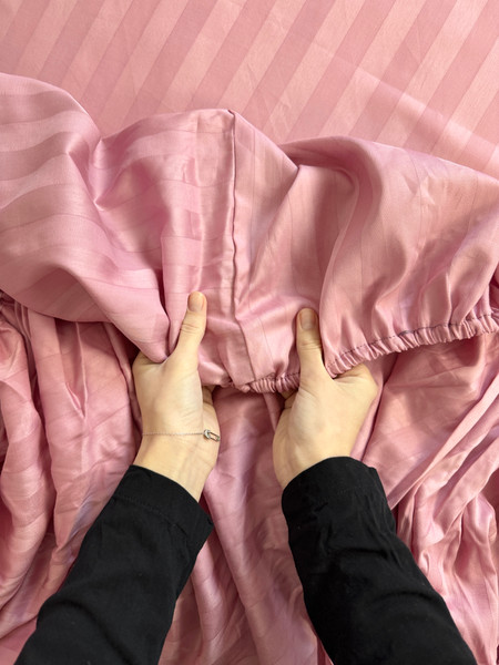 Изображение товара Комплект постельного белья Samsara Страйп-сатин 2сп 70х70 (пудра, простыня на резинке)