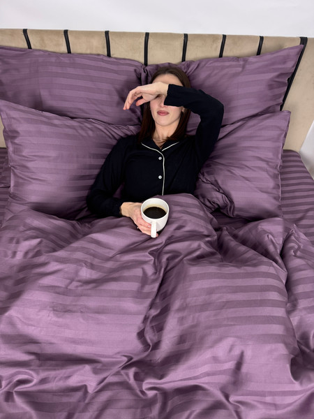 Изображение товара Комплект постельного белья Samsara Страйп-сатин Евро 70х70 (черника, простыня на резинке)