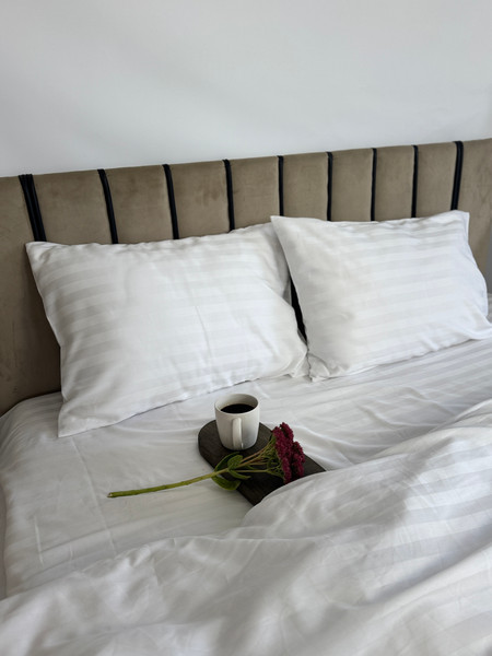 Изображение товара Комплект постельного белья Samsara Страйп-сатин Евро 70х70 (белый, простыня на резинке)