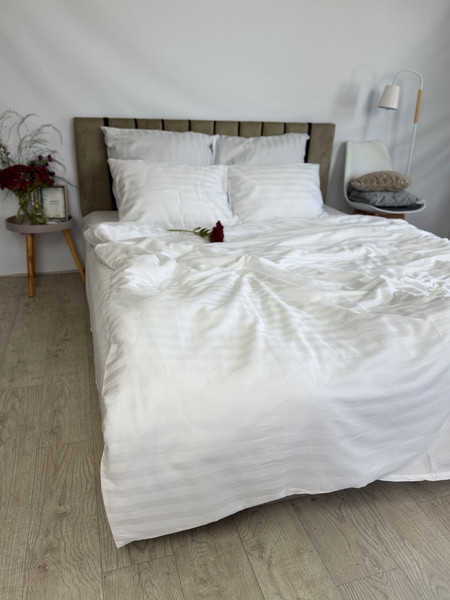 Изображение товара Комплект постельного белья Samsara Страйп-сатин Евро 70х70 (белый, простыня на резинке)