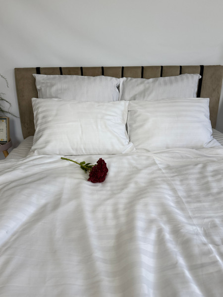 Изображение товара Комплект постельного белья Samsara Страйп-сатин Евро 70х70 (белый, простыня на резинке)