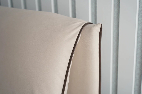 Изображение товара Двуспальная кровать ДСВ Венеция 1.8 (бежевый софт)