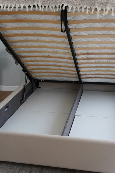 Изображение товара Двуспальная кровать ДСВ Венеция 1.8 (бежевый софт)