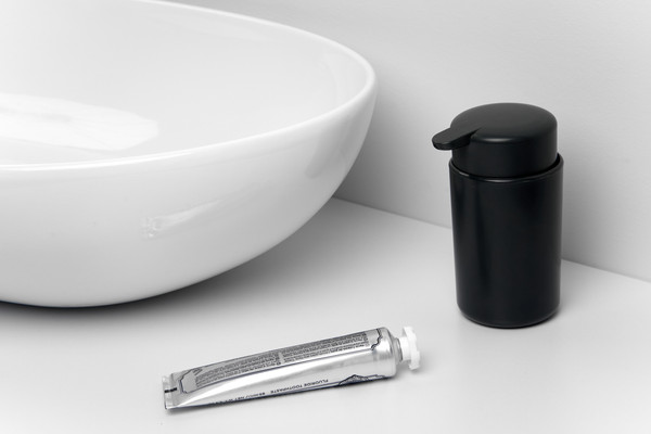 Изображение товара Дозатор для жидкого мыла AMBIENT Flux AFX034ABSBGR (черный графит)