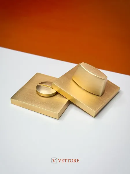 Изображение товара Фиксатор дверной защелки Vettore BK 2105 SSG (cатинированное золото)