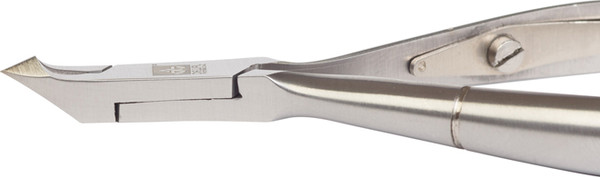 Изображение товара Кусачки для маникюра Dewal CN04-15140