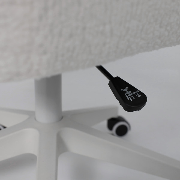 Изображение товара Кресло офисное AksHome Musa (букле/белый)