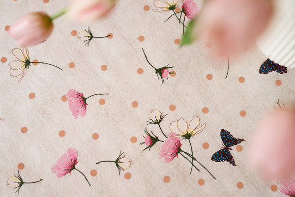 Изображение товара Скатерть Stolima Napco Бабочки и горох 4013 (180x130, карамель)