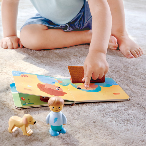 Изображение товара Развивающий игровой набор Hape Мальчик и собака / E3431_HP