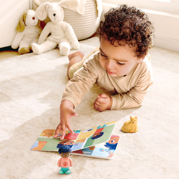 Изображение товара Развивающий игровой набор Hape Мальчик и кошка / E3432_HP