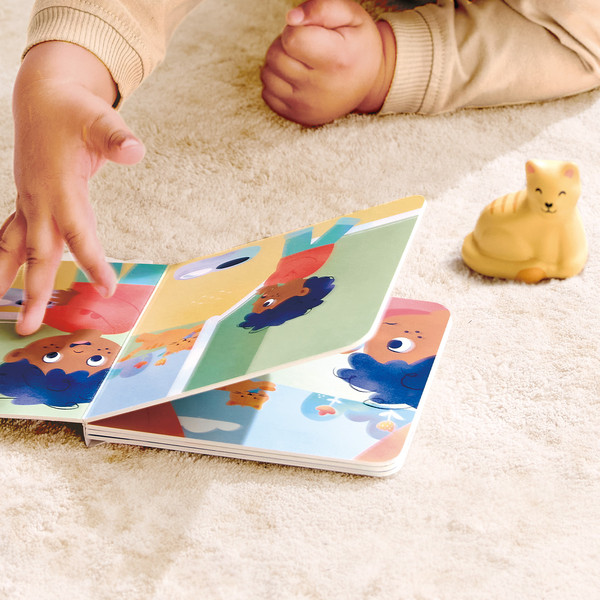 Изображение товара Развивающий игровой набор Hape Мальчик и кошка / E3432_HP