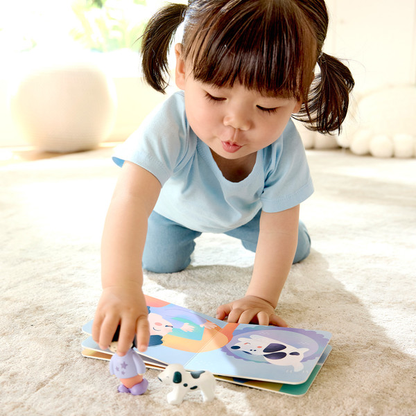 Изображение товара Развивающий игровой набор Hape Девочка и собака / E3433_HP