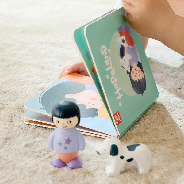 Изображение товара Развивающий игровой набор Hape Девочка и собака / E3433_HP