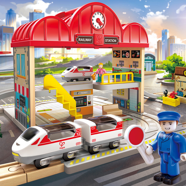 Изображение товара Железная дорога игрушечная Hape Железнодорожная станция / E3877_HP