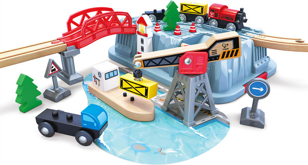 Изображение товара Железная дорога игрушечная Hape Железная дорога Портовая станция / E8769_HP