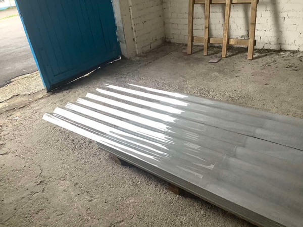 Изображение товара Монолитный поликарбонат ИМпласт 150х40 0.9мм / 15472 (5 листов, профилированный, шифер прозрачный)