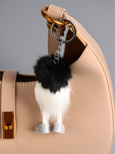 Изображение товара Брелок Sima-Land Пушистик на кольце. Лохматый чудик / 10904378 (черный/белый)