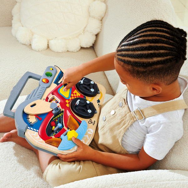 Изображение товара Бизиборд Hape Цвета и формы Маленький гонщик / E1120_HP