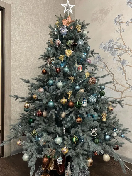 Изображение товара Ель искусственная Царь елка Раскидистая премиум / РДП/ГЛ-210 (голубой)