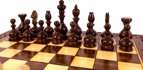 Изображение товара Набор настольных игр Ustyan Лоза 40 Шахматы, нарды / GU110-4