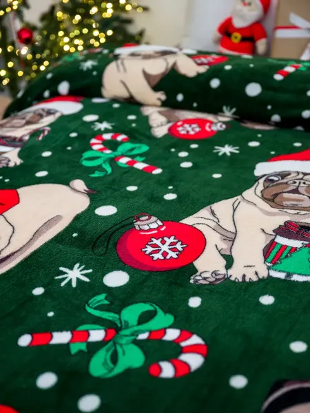 Изображение товара Плед Павлина Новогодние мопсы 150x200