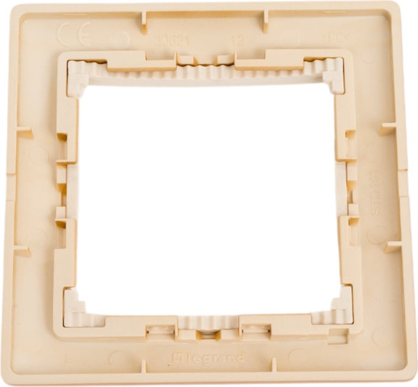 Изображение товара Рамка для выключателей и розеток Legrand Valena DIY / 694359 (золото матовое)