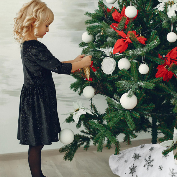 Изображение товара Юбка под елку Золотая сказка С серебристыми снежинками / 592158 (60см, белый)