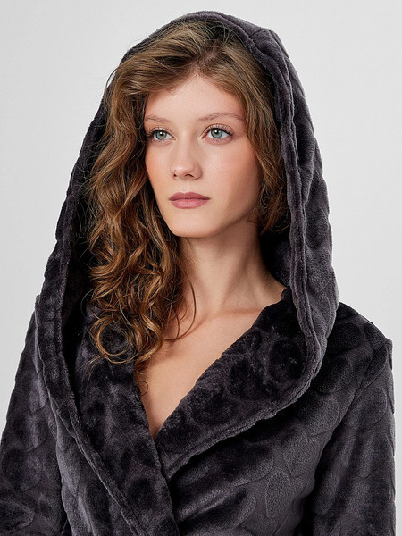 Изображение товара Халат Mark Formelle 552278 (р.164/170-84-90, серые сердечки)