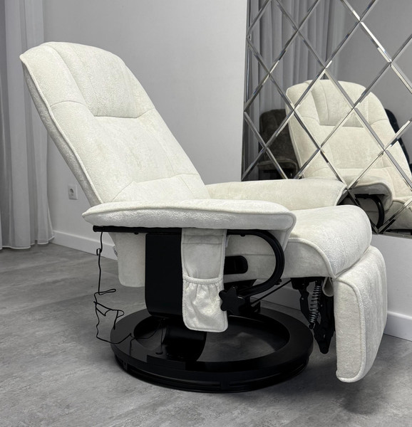 Изображение товара Массажное кресло Calviano 21 с пуфом (бежевый плюш)