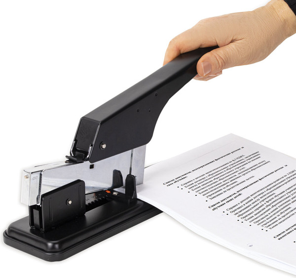 Изображение товара Степлер Staff 272737 (черный)