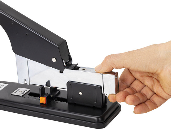 Изображение товара Степлер Staff 272737 (черный)