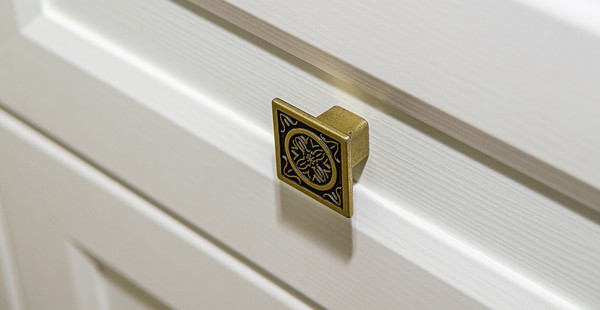 Изображение товара Шкаф ELVA Вилла NEM07HS-1D1S-690/380/2090 (04) (белый/дуб стирлинг)