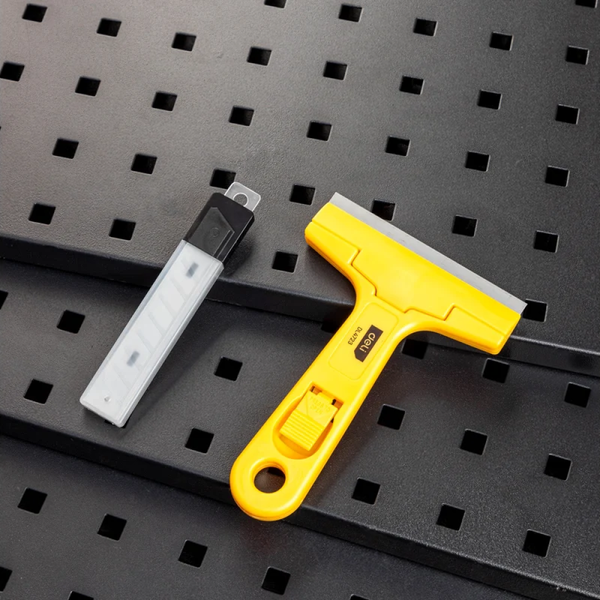 Изображение товара Скребок малярный Deli Со сменными лезвиями / EDL4723