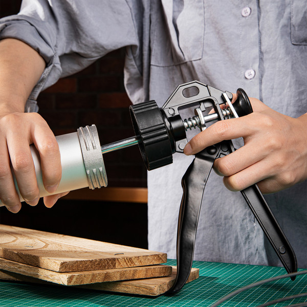 Изображение товара Пистолет для герметика Deli EDL2380 (серебристый/черный)