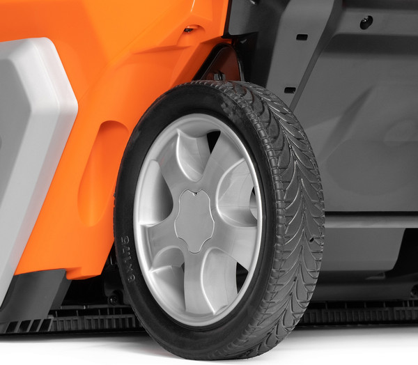 Изображение товара Снегоуборщик аккумуляторный Daewoo DAST 6042Li SET