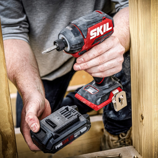 Изображение товара Аккумуляторный шуруповерт Skil ID6739 / ID6739SE00