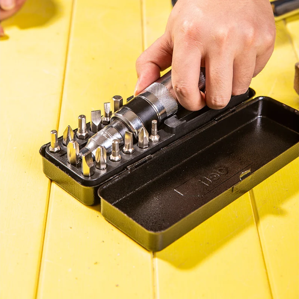 Изображение товара Отвертка Deli С 13 битами / EDL8901