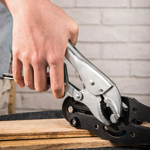 Изображение товара Гейферный зажим Deli EDL0381