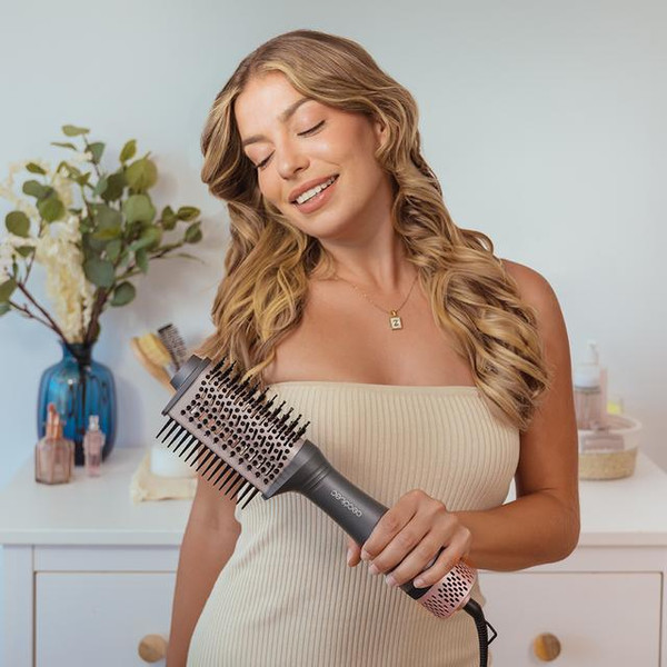 Изображение товара Фен-щетка Cecotec CeramicCare Unique Triangle / 3503