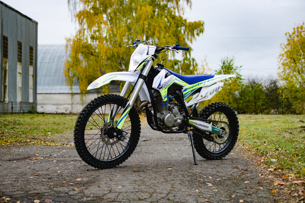 Изображение товара Мотоцикл AVM Sabre 250 (желтый)