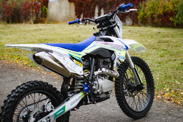 Изображение товара Мотоцикл AVM Sabre 250 (желтый)