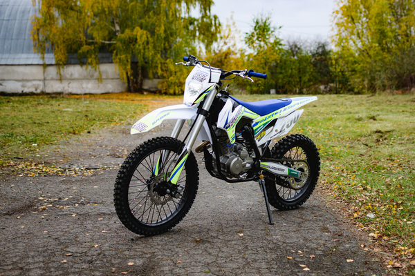 Изображение товара Мотоцикл AVM Sabre 250 (желтый)