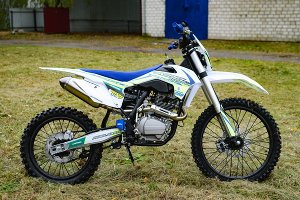 Изображение товара Мотоцикл AVM Sabre 250 (желтый)