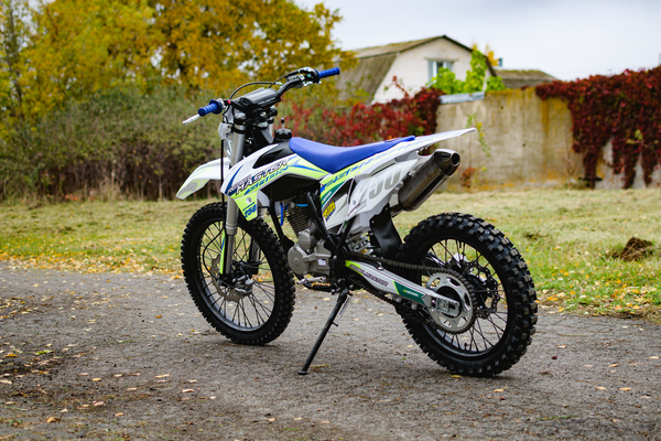 Изображение товара Мотоцикл AVM Sabre 250 (желтый)