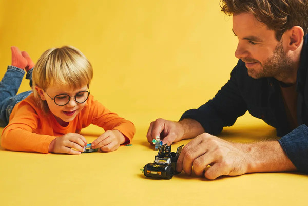 Изображение товара Конструктор Lego Super Heroes Бэтмен на Бэтмобиле против Мистера Фриза 76301