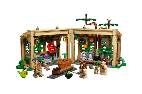 Изображение товара Конструктор Lego Harry Potter Замок Хогвартс: Класс Гербологии 76445